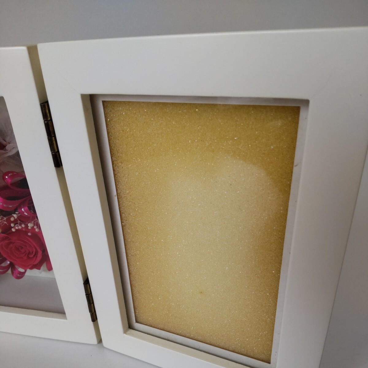  preserved flower, photo frame unused . close 