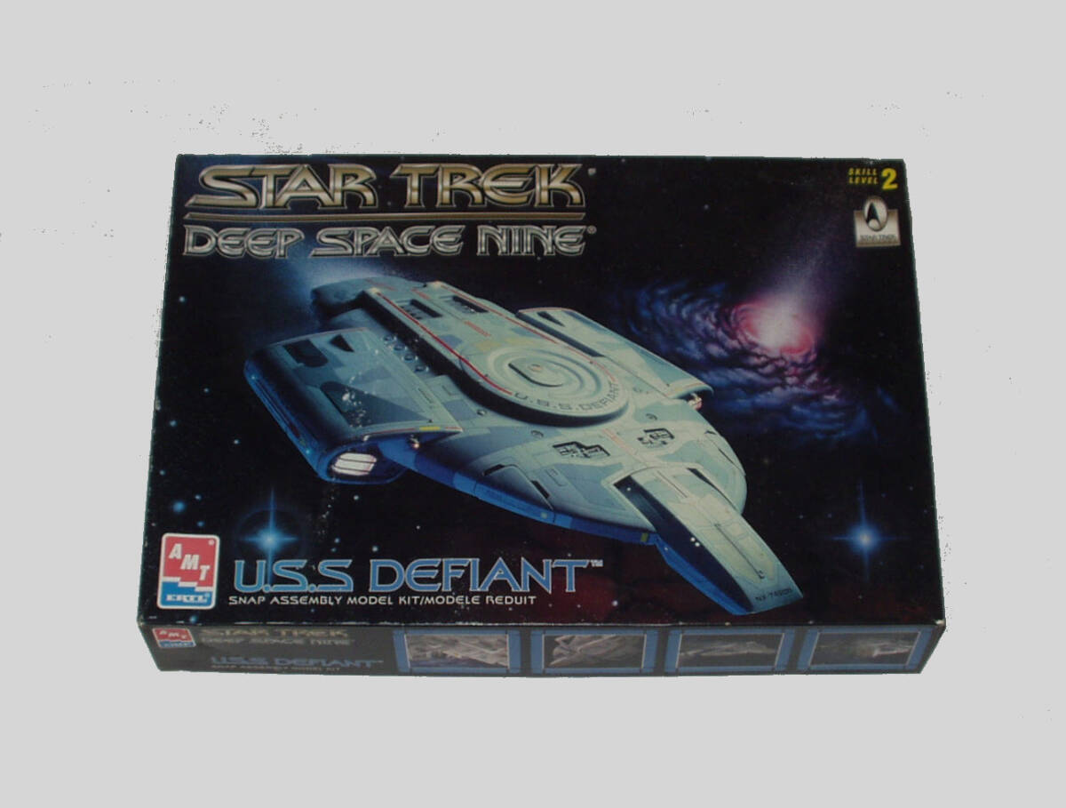 * Star Trek * model kit *SPACE SHIP SET unopened *U.S.S.DEFIANT breaking the seal not yet constructed * freebie attaching *