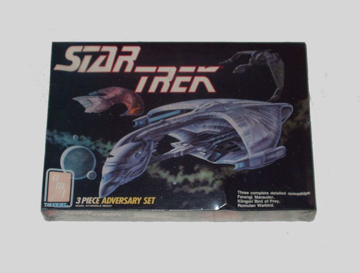 * Star Trek * model kit *SPACE SHIP SET unopened *U.S.S.DEFIANT breaking the seal not yet constructed * freebie attaching *