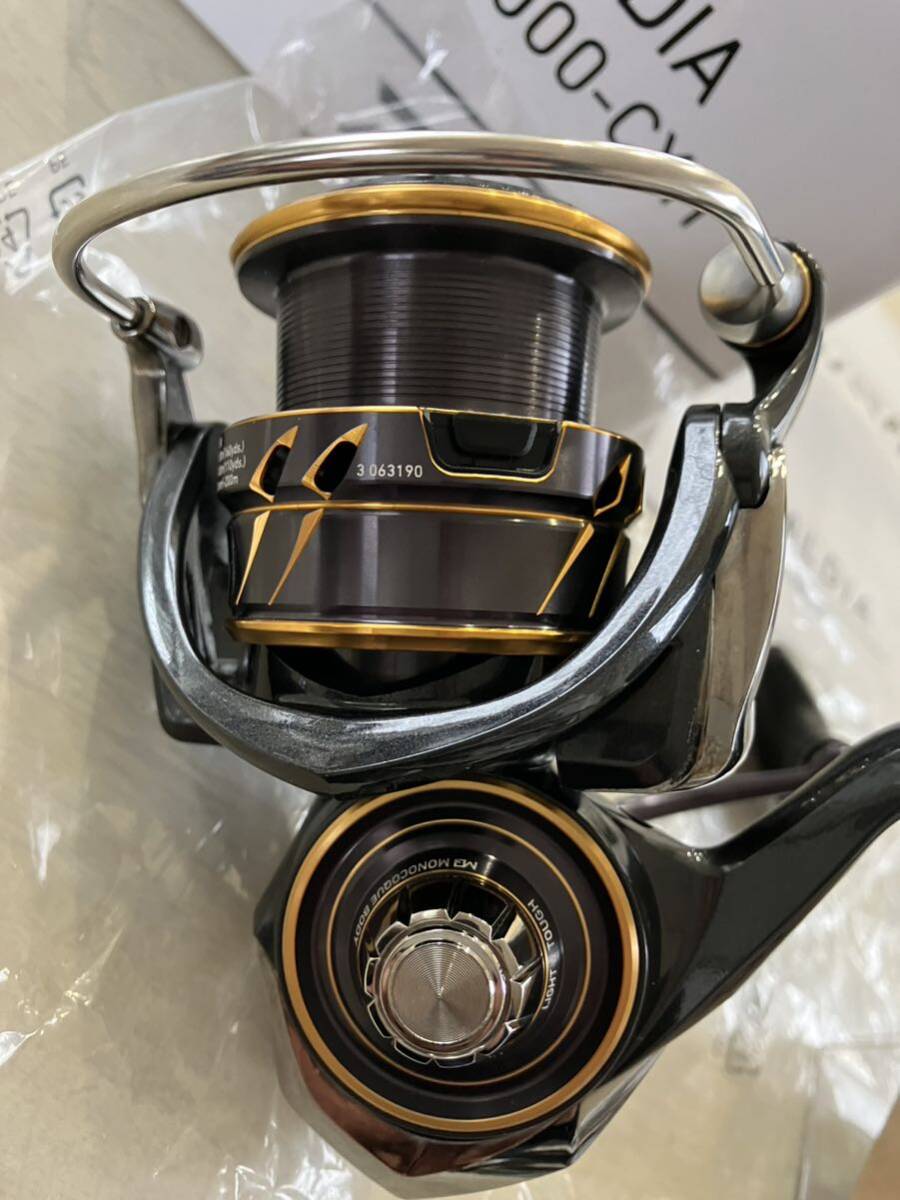 ダイワ DAIWA 21カルディア LT3000-CXH 美品 SLPタイプα予備スプール付 CALDIA モノコック_画像8