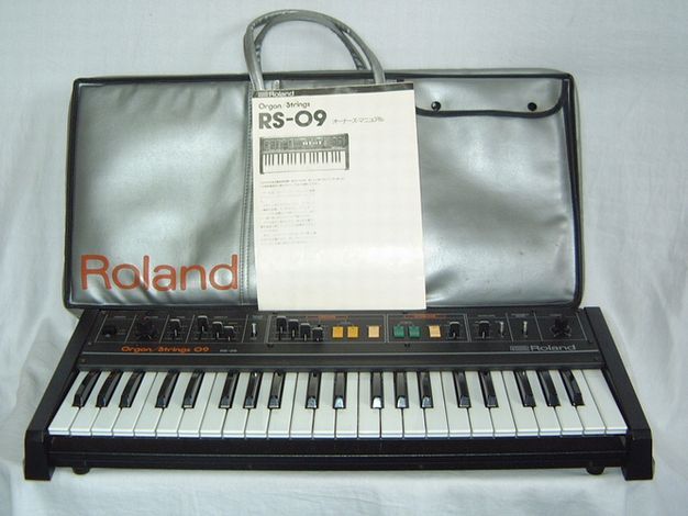 ◆ Roland 電子オルガン アナログ・ポリフォニックシンセサイザー RS-09 ◆ 中古_画像1