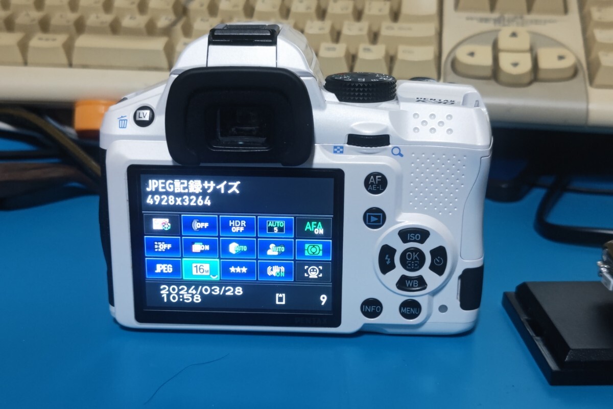 【訳ナシ・病無】PENTAX K-30 ホワイト + 標準レンズ DAL 18-55mm 動作確認済_画像5