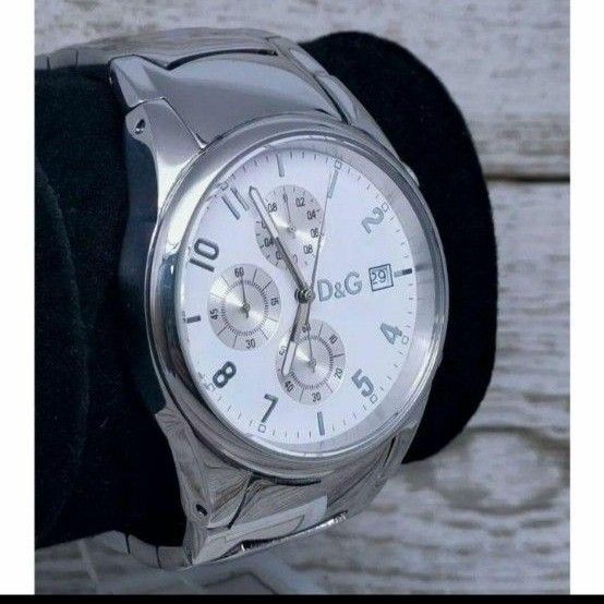 DOLCEGABBANA　腕時計　ホワイト　ステンレス 時計 クロノグラフ ウォッチ シルバー