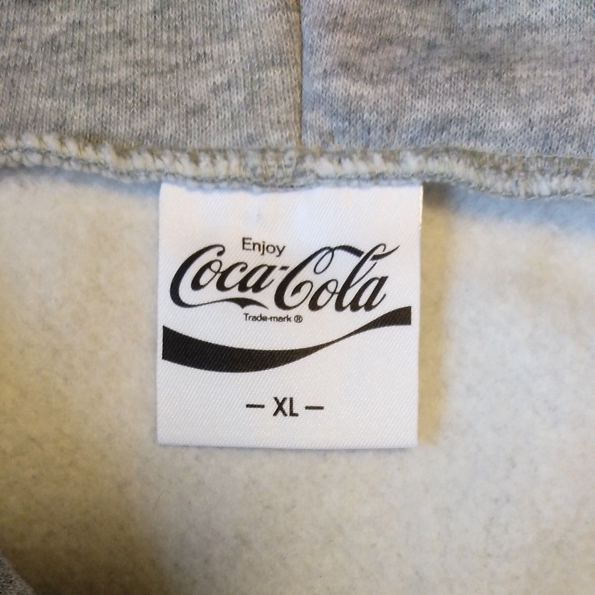 GU　ジーユー　Coca-Cola　コカコーラ　パーカー