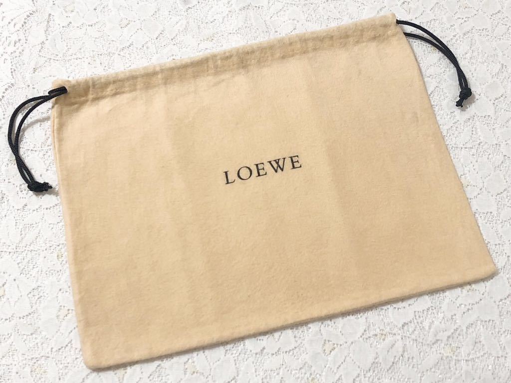 ロエベ「LOEWE」バッグ保存袋 旧型 (3716) 正規品 付属品 内袋 布袋 巾着袋 布製 ベージュ 30×24cm 小さめ_画像1