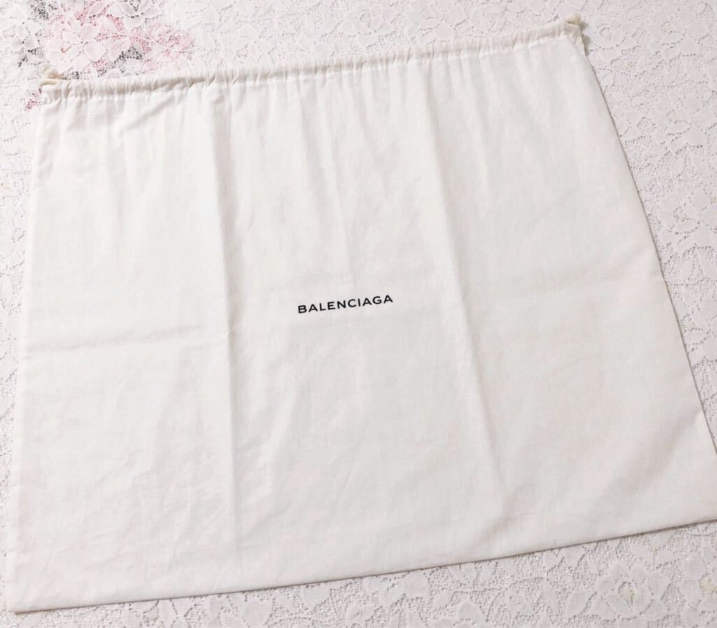 バレンシアガ「BALENCIAGA」 バッグ保存袋 現行（3699）正規品 付属品 内袋 布袋 巾着袋 46×39cm バッグ用 ホワイト 布製_画像1