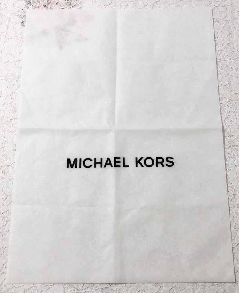 マイケルコース「MICHAEL KORS」 バッグ保存袋 2枚組（3671）正規品 付属品 内袋 布袋 不織布製 ホワイト 封筒型 巾着袋ではありません_画像2