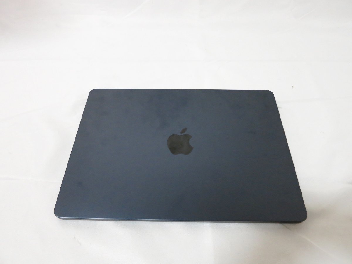 中古 Apple MacBookAir MLY33J/A 13インチ/AppleM2チップ/メモリ8GB/256GBSSD ミッドナイト A2681の画像4