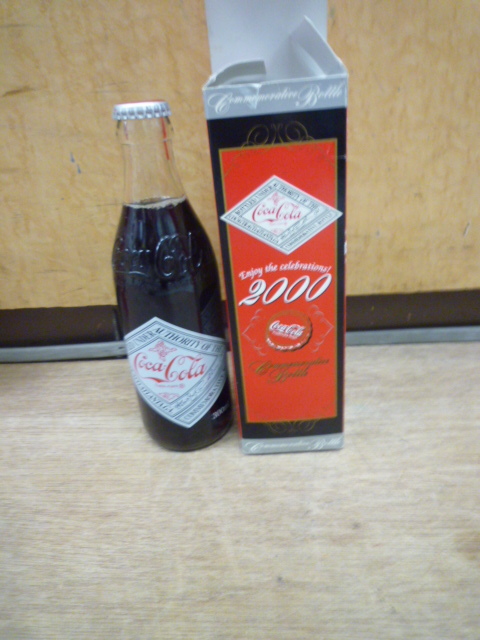 コカ・コーラボトル 1999年ボトル190ml1本、2000年記念ボトル300ml１本、25 TOKYO DISNEY RESORT1本の合計３本の画像8