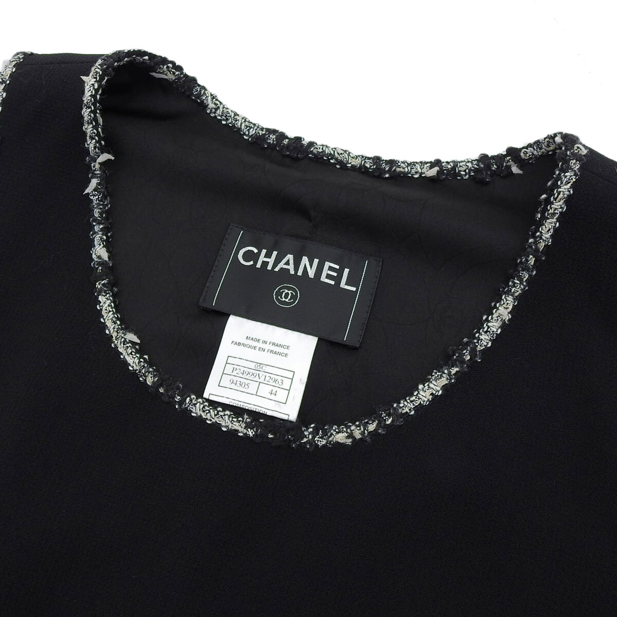  Chanel here Mark emblem tweed round neck gilet P24999V12963 lady's black CHANEL used [ apparel * small articles ]