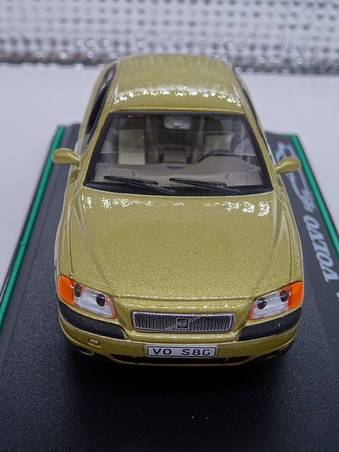 Volvo S80 GOLD 1/43 未使用 ホンウェル ボルボ_画像4