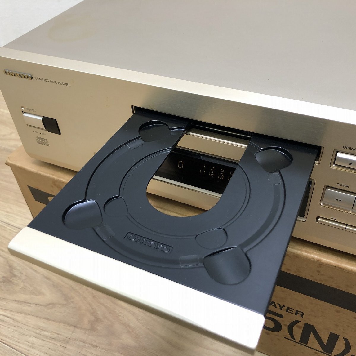 ジャンク品●ONKYO オンキヨー Integra インテグラ CDプレイヤー C-725 ボタン不具合有り オーディオ機器 CDデッキ GOLD 日本製 名古屋_画像6