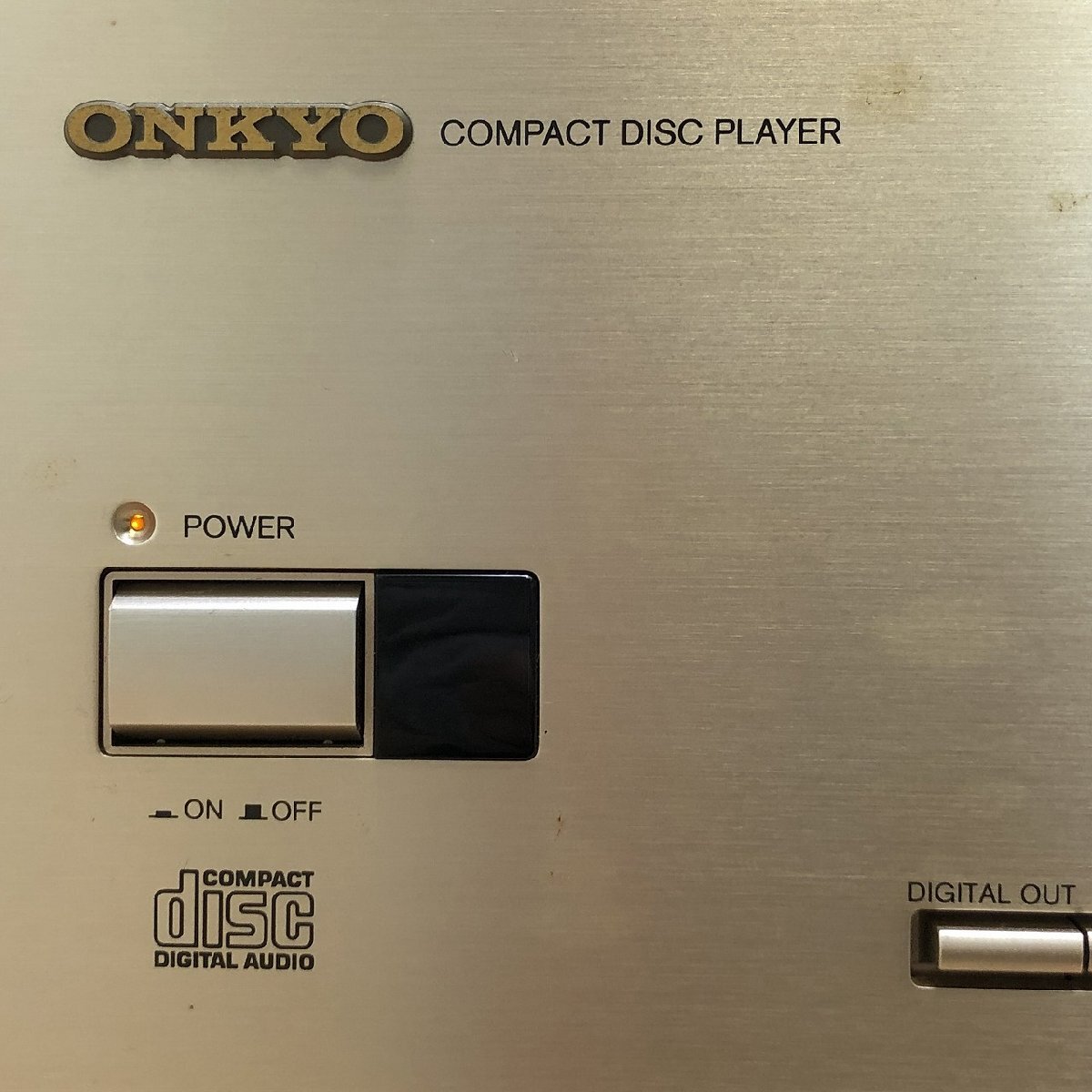 ジャンク品●ONKYO オンキヨー Integra インテグラ CDプレイヤー C-725 ボタン不具合有り オーディオ機器 CDデッキ GOLD 日本製 名古屋_画像4