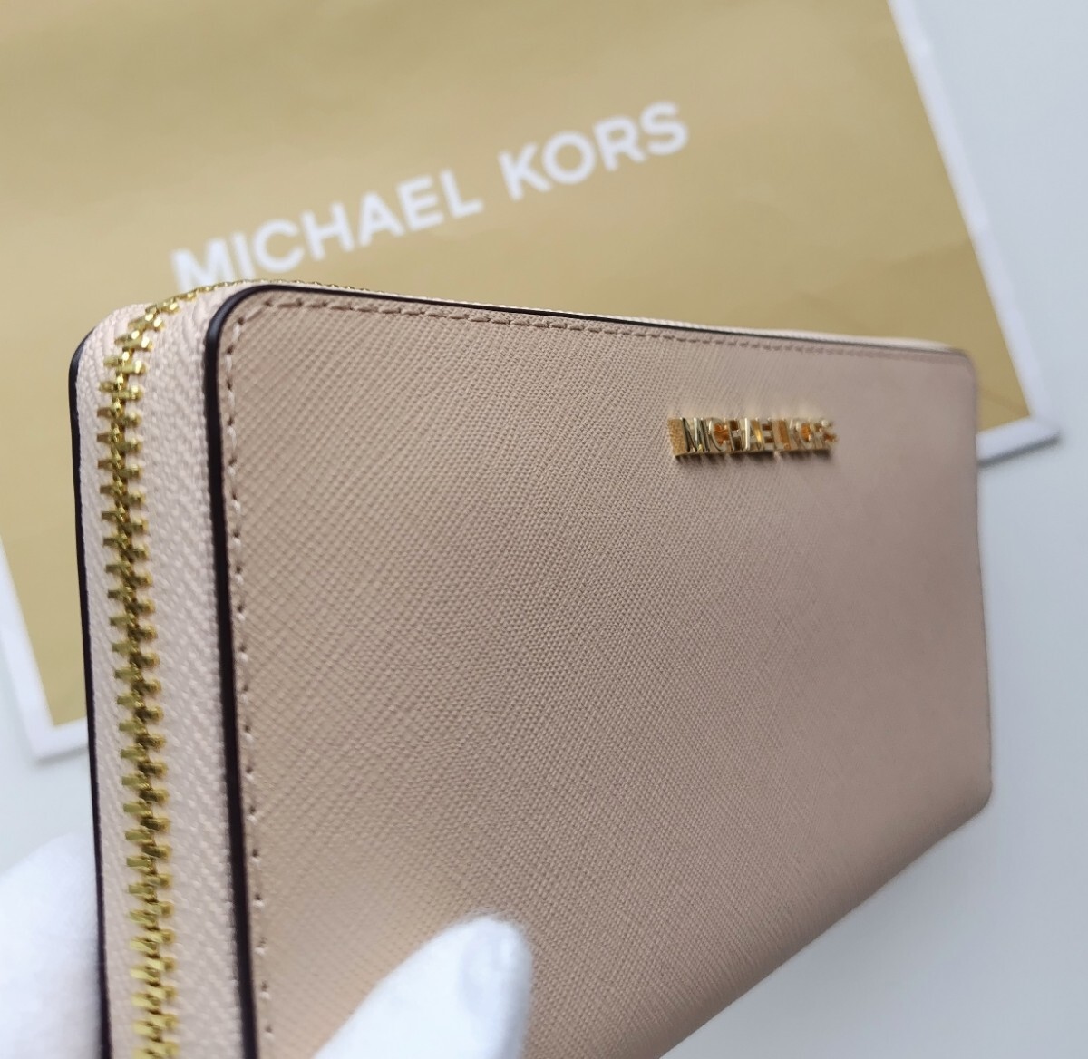 【新品】MICHAEL KORS　マイケルコース　ベージュ　長財布