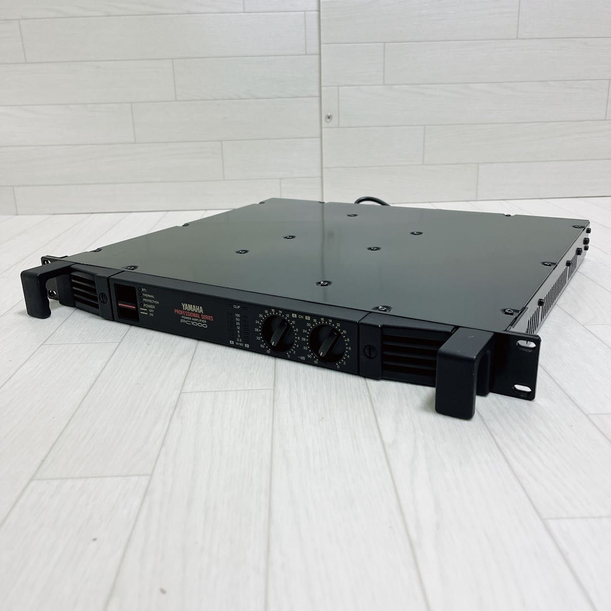 YAMAHA business use power amplifier PC1000 1U rack mount type rare 