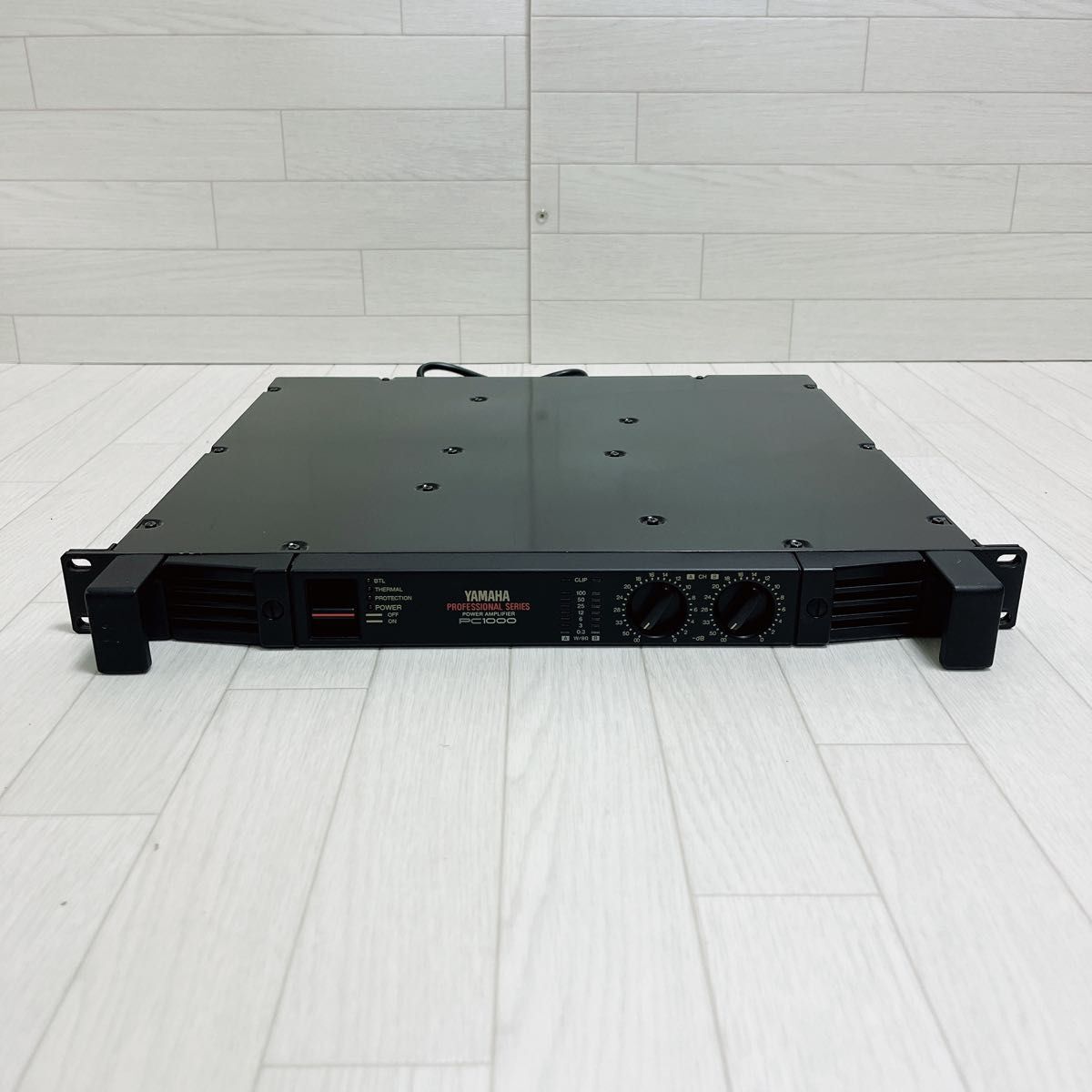 YAMAHA business use power amplifier PC1000 1U rack mount type rare 