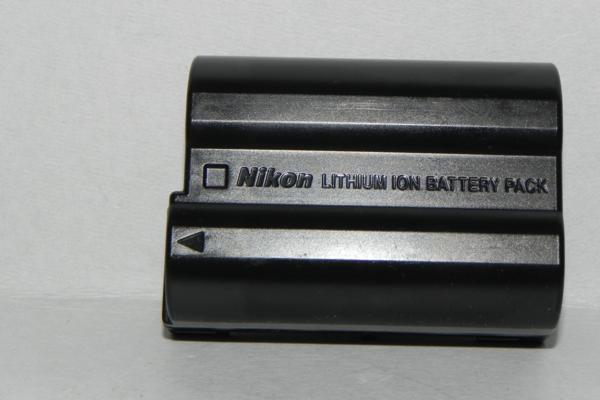 Nikon リチウムイオン充電池 EN-EL15(中古純正品)の画像1