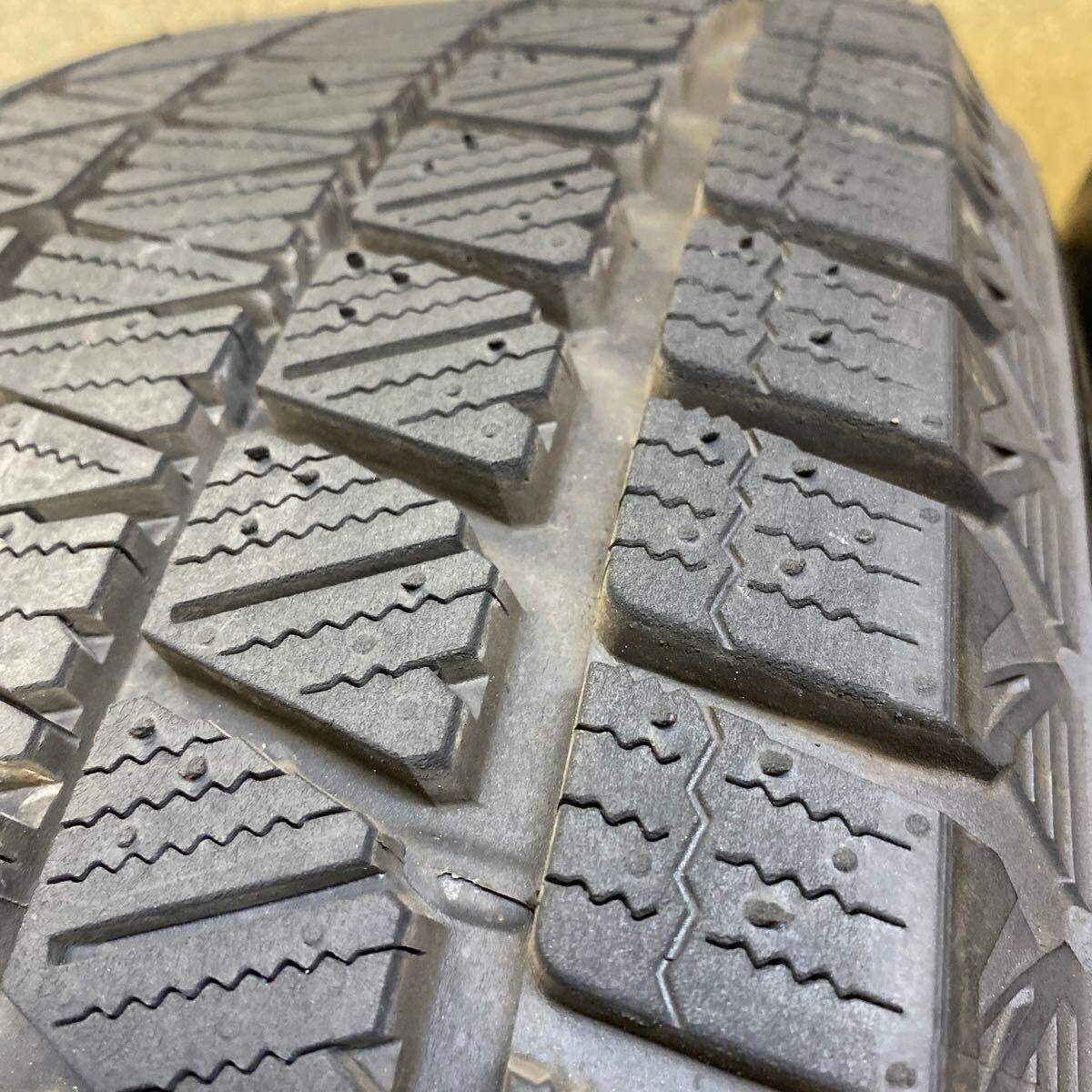 265/65R17（112Q）ブリヂストン BLIZZAK DM-V3 スタッドレス 中古4本 2019年製 未使用に近い265/65/17の画像10