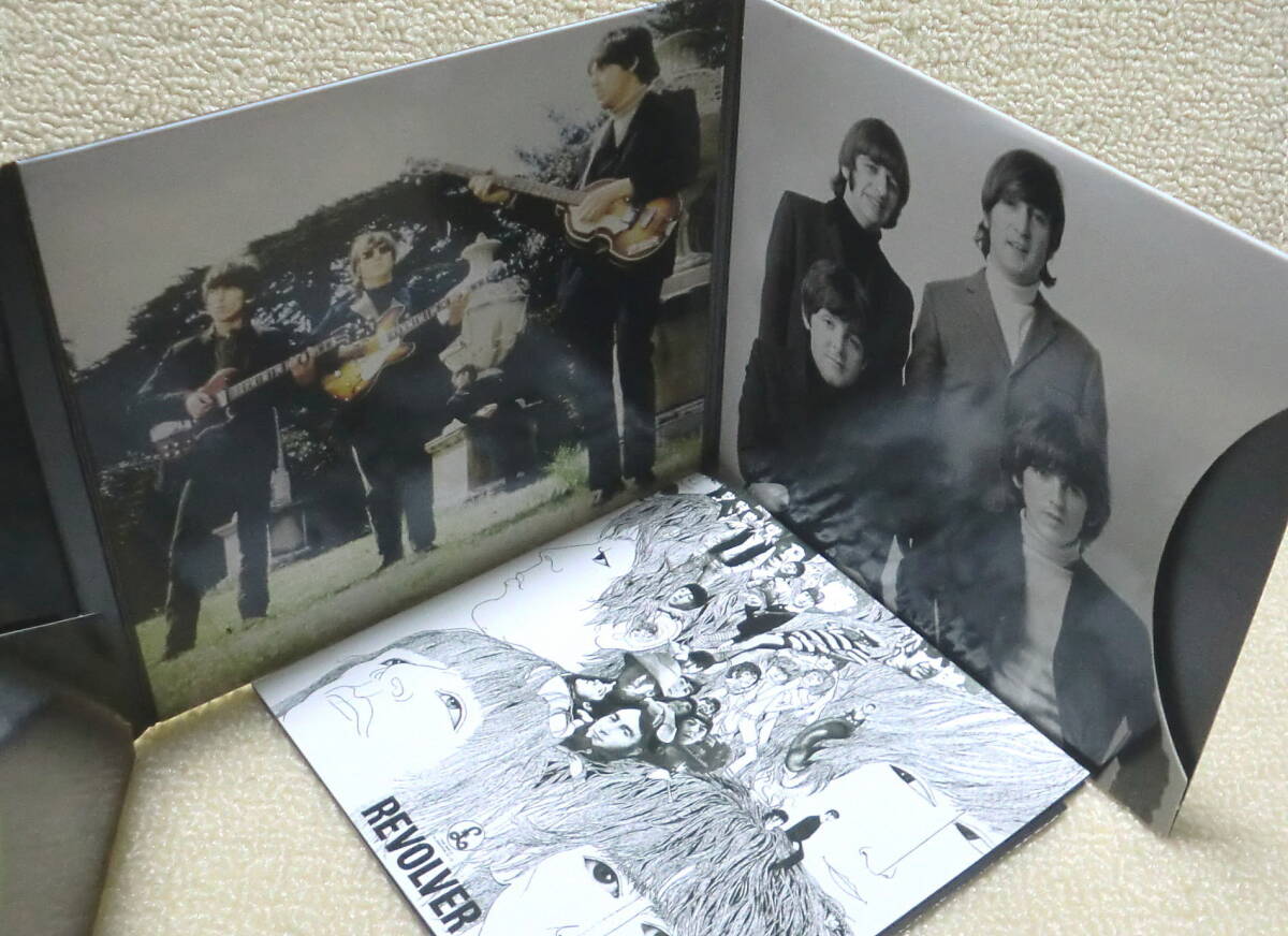 即決！【2点で送料無料】CD ビートルズ Beatles Revolver 2009年リマスター音源 EU盤 カラーブックレット 3面見開き紙ジャケ PC映像も収録_画像3