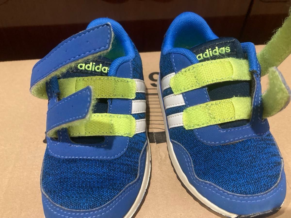 adidas スニーカー13cm