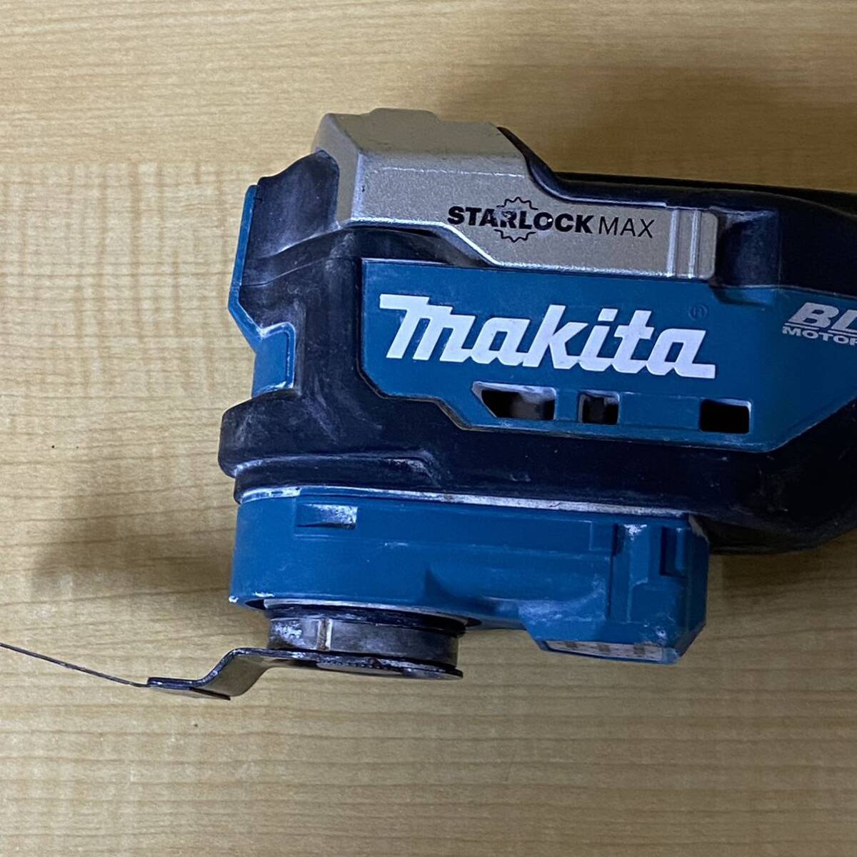 ♪ makita マキタ 充電式マルチツール TM52D 本体/サンドペーパー/チップ/付属品用ケース付き バッテリーなし 動作確認済_画像4