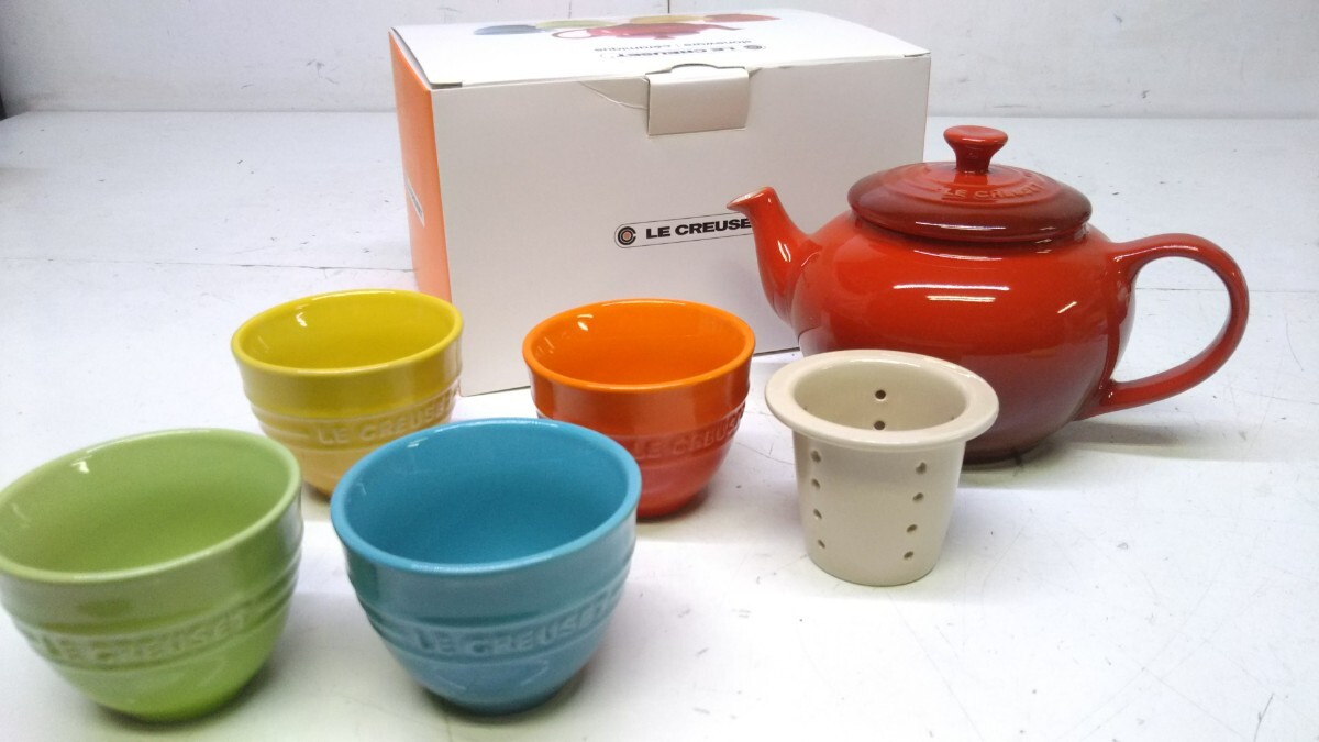 A※ LE CREUSET SMALL ル・クルーゼ TEAPOT AND SET OF4CAP ティーポット & 4カップセット 未使用品_画像1