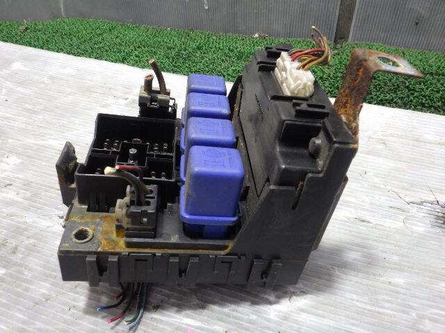  selling out E-Y31 Gloria hardtop interior fuse box 06-02-28-528 B2-L23-2Cs Lee a-ru Nagano 