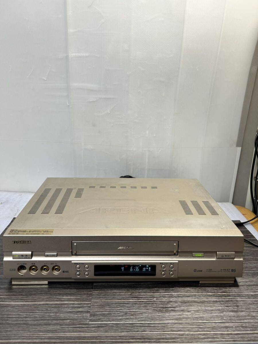 保管動作品 ００年製 TOSHIBA 東芝 S-VHSビデオデッキ ARENA A-SB9 カセットVTR 映像音声コード付き No.1024の画像1