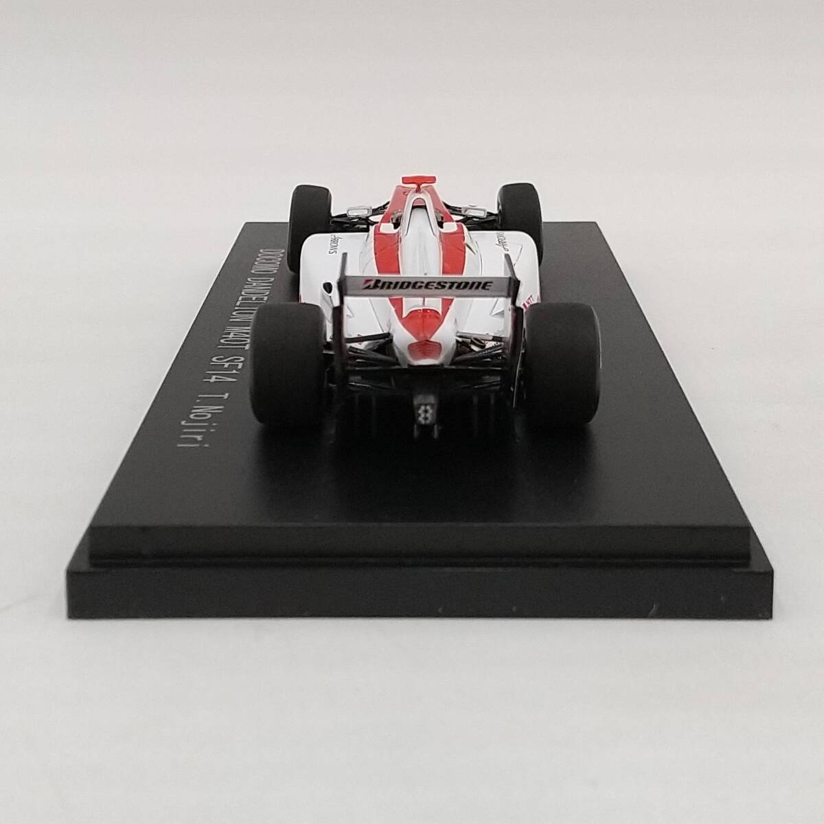 玩R08 ミニカー 1/43 DOCOMO DANDELION M40T SF14 FUJITSU #40(ホワイト×レッド) 「SUPER FORMULA 2014 SERIES」エブロ EBBRO_画像6