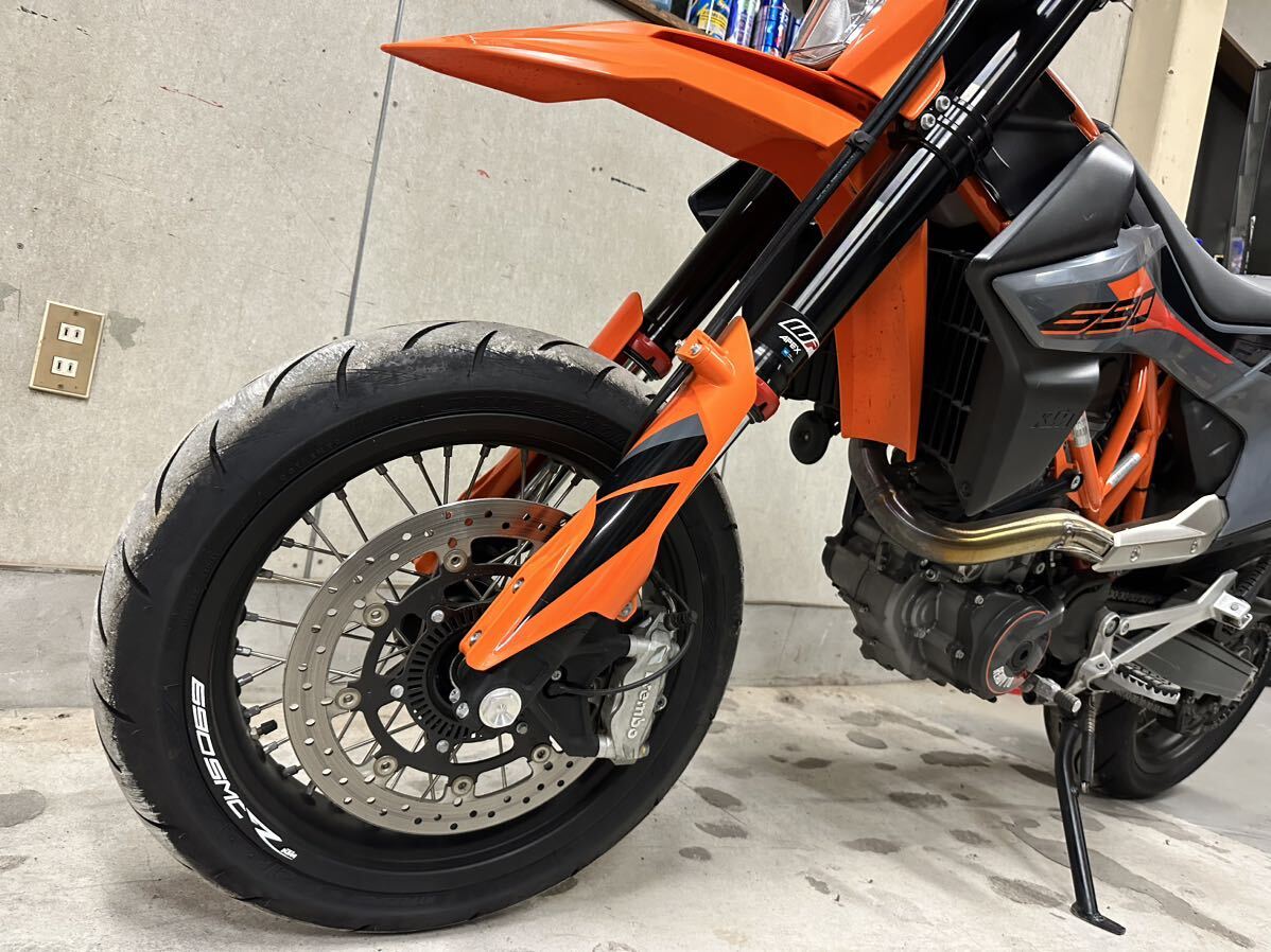 低走行 室内保管 ＫＴＭ ６９０ ＳＭＣ Ｒ ２０２１年 モデル 車検残り有り カーボンパーツ USB-C 電源付き_画像7