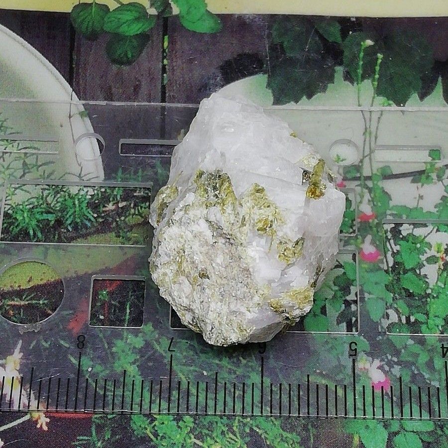 グリーントルマリン1113原石　鉱物標本　天然石　パワーストーン