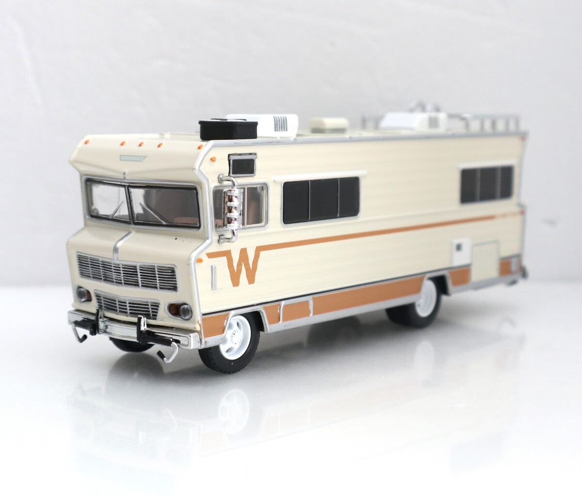 GL 1/64 1973 ウィネバゴ モーターホーム キャンピングカー グリーンライト WINNEBAGO CHIEFTAIN Greenlight