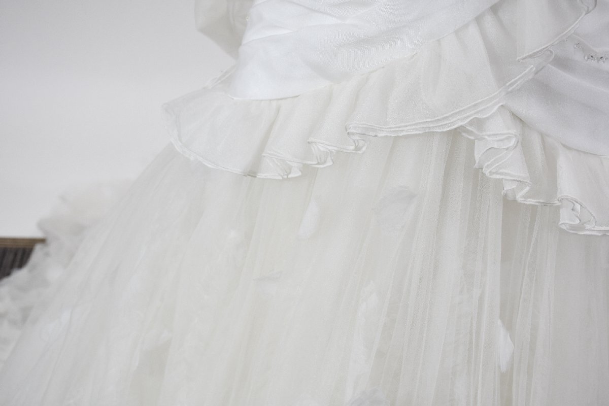 Rouge de BENI ウェディングドレス ドレス 貸衣装 ブライダル 結婚式 披露宴 衣装 舞台発表 コスプレ 刺繍の画像3