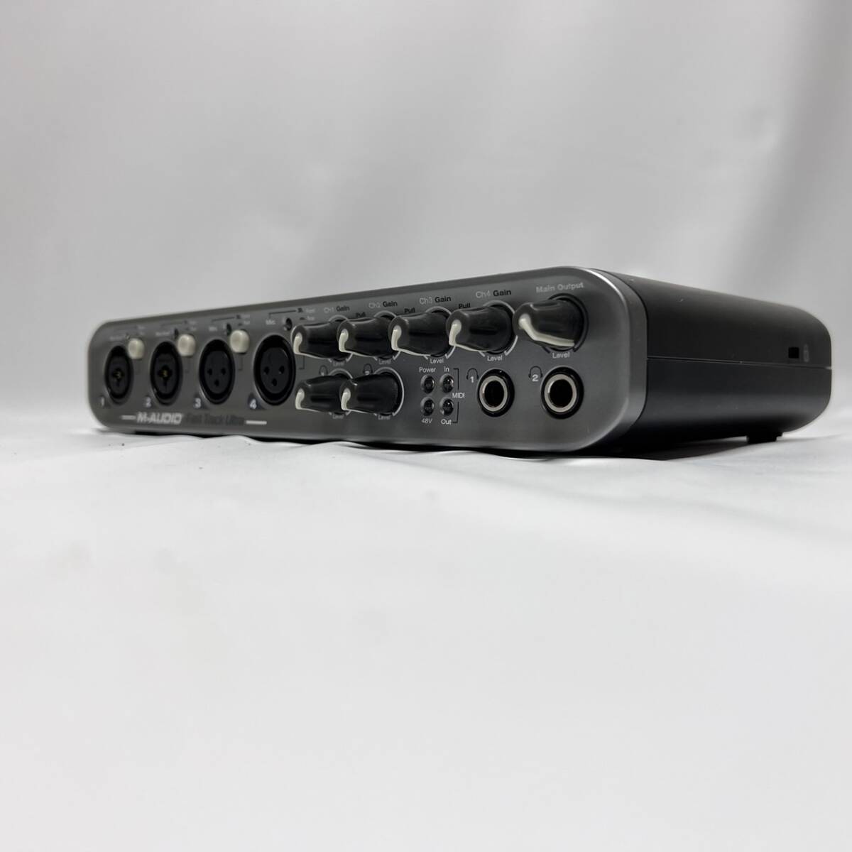 M-Audio Fast Track Ultra プリアンプ搭載USB2.0オーディオインターフェース★903の画像1