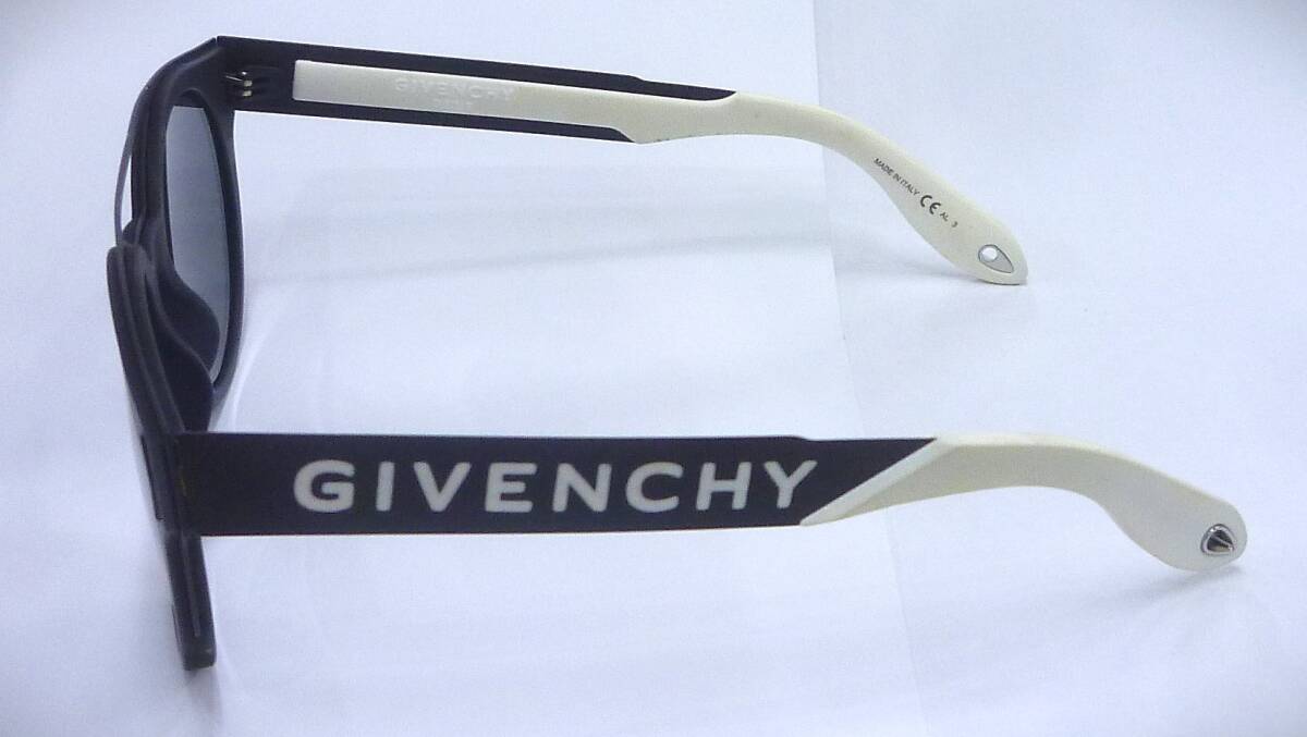 ジバンシー GIVENCHY サングラス ホワイト/ブラック GV7017/N 　新品?_画像5