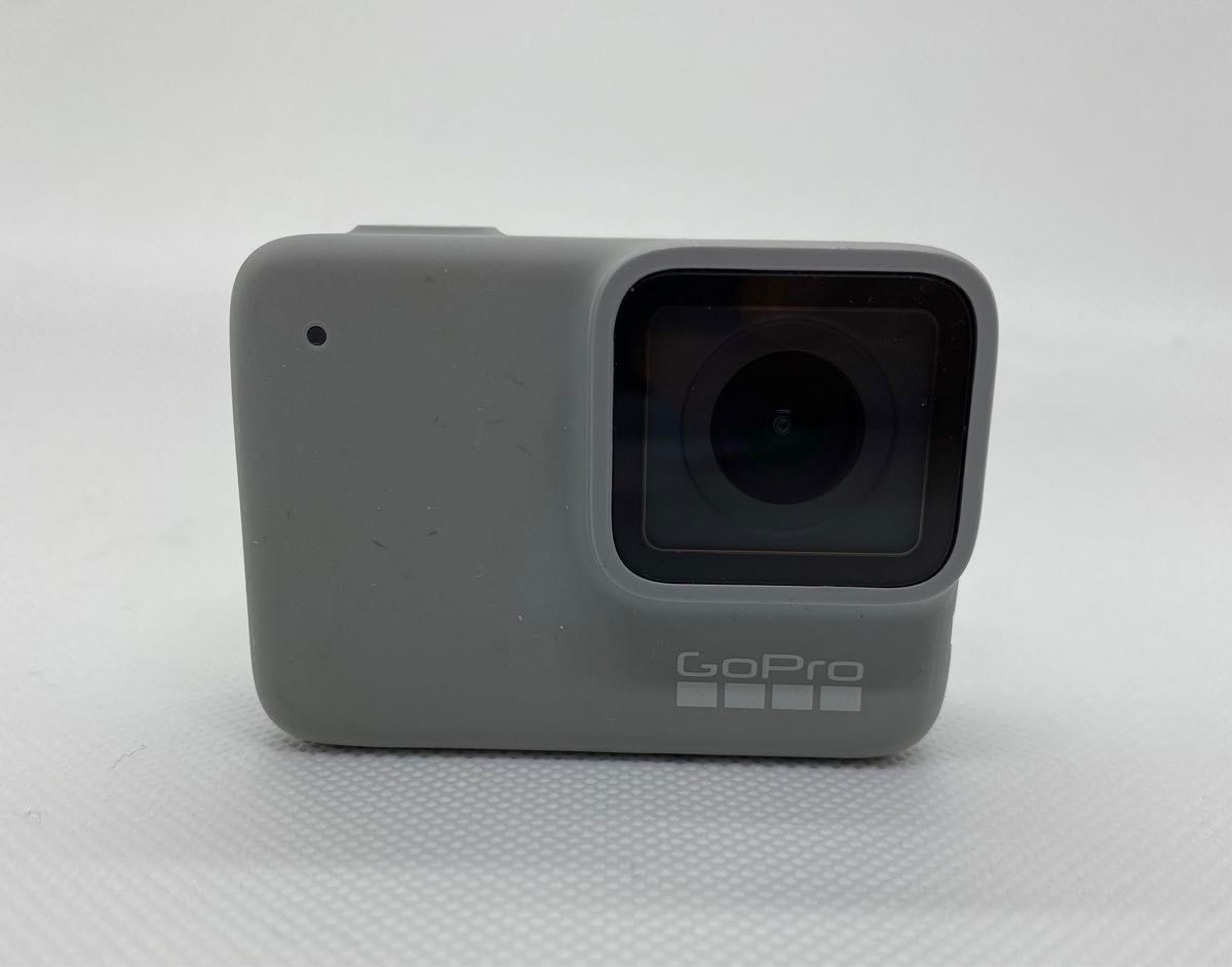 お値下げしました　GoPro Hero7 White ゴープロ アクションカメラ　アクセサリーいろいろ付き