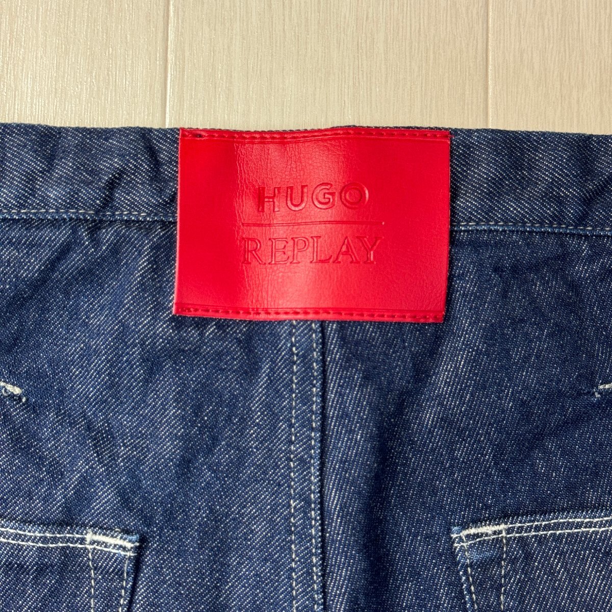 タグ付き新古品/W29L32★ヒューゴボス/HUGO BOSS×REPLAY デニム ストレートパンツ ボトムス 長ズボン ロゴ刻印 インディゴ メンズ 青の画像4