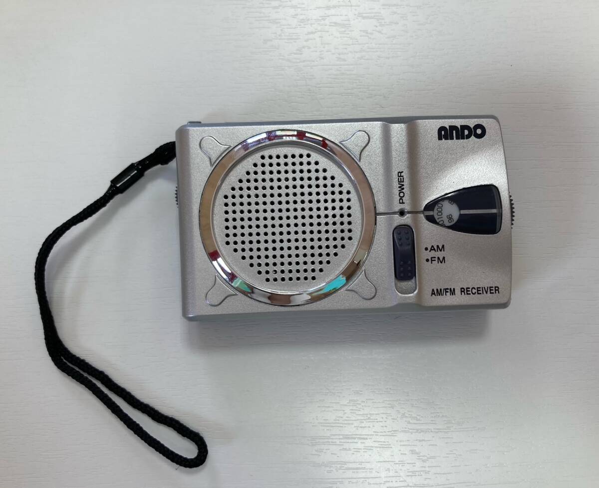 【4650】ポケットラジオ　AM/FM　ジャンク　レトロ　アンティーク_画像1