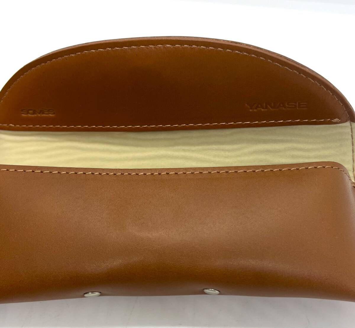  unused * not for sale YANASE "Yanase" SOMESso female saddle made glasses case original leather Brown box attaching /3107