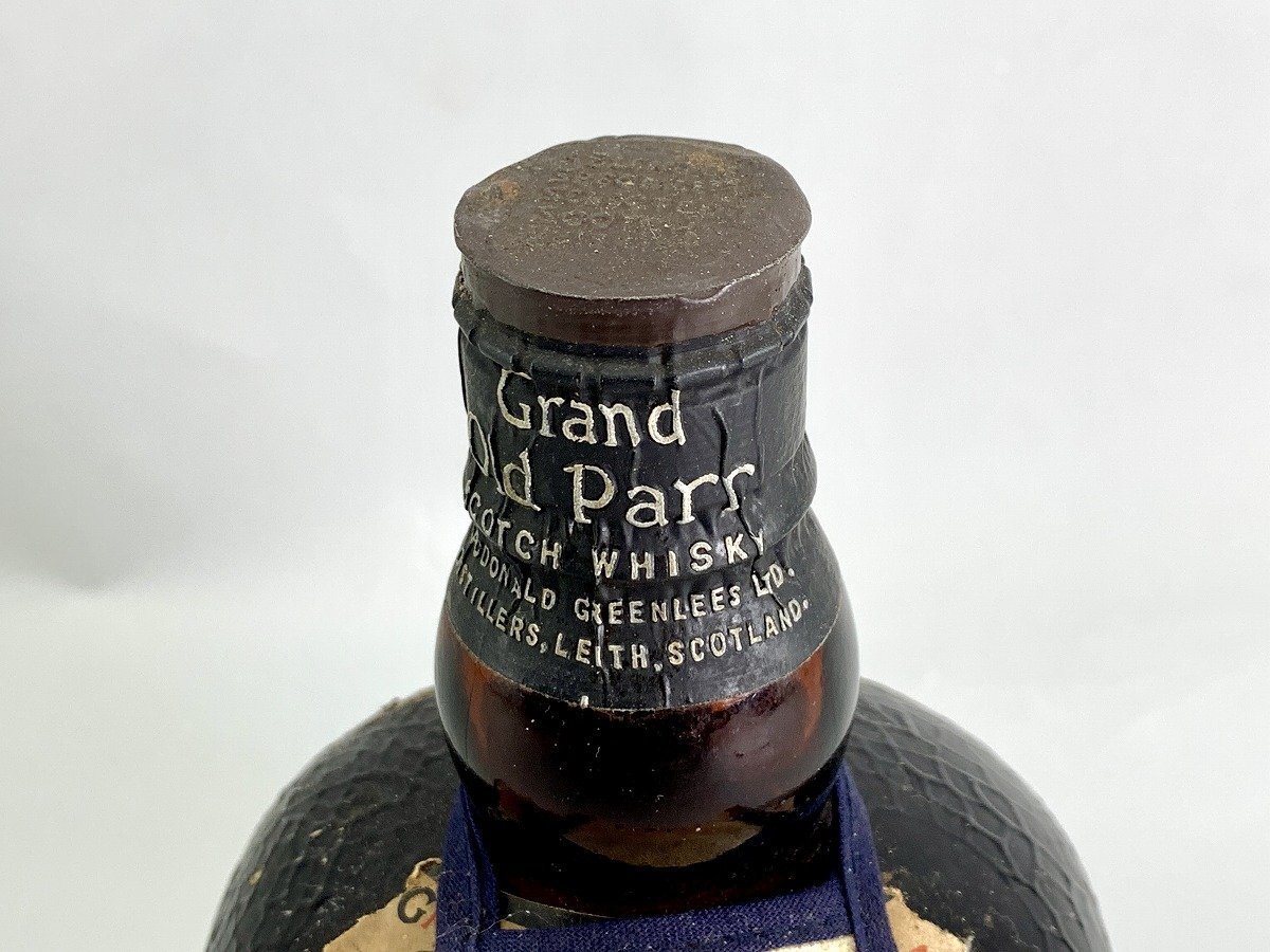 古酒 Grand Old Parr グランド オールドパー デラックス ティンキャップ おきなわデザイン 布カバー・帽子付き[03-3575の画像2