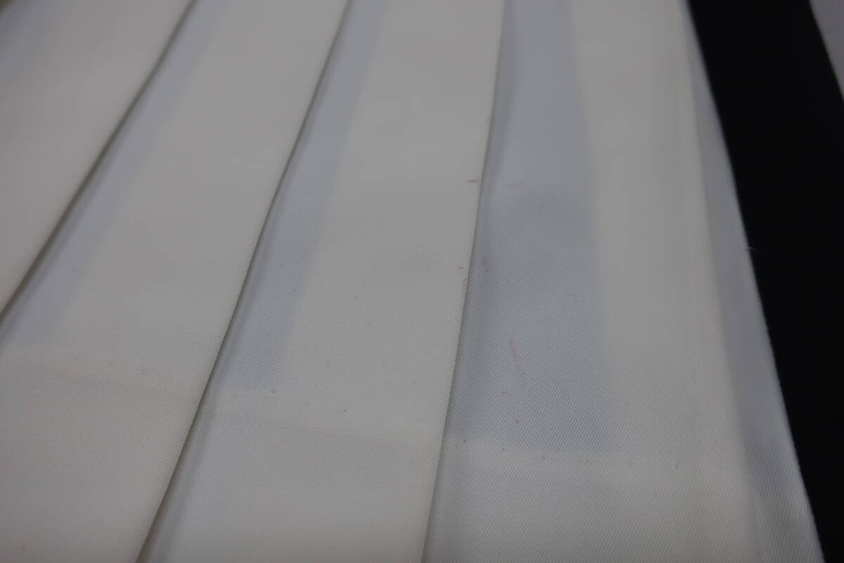 【送900円】 8465 archivio アルチビオ ゴルフウェア ミニスカート バイカラー 白×黒 36 プリーツ切替 両面ロゴ入りの画像3