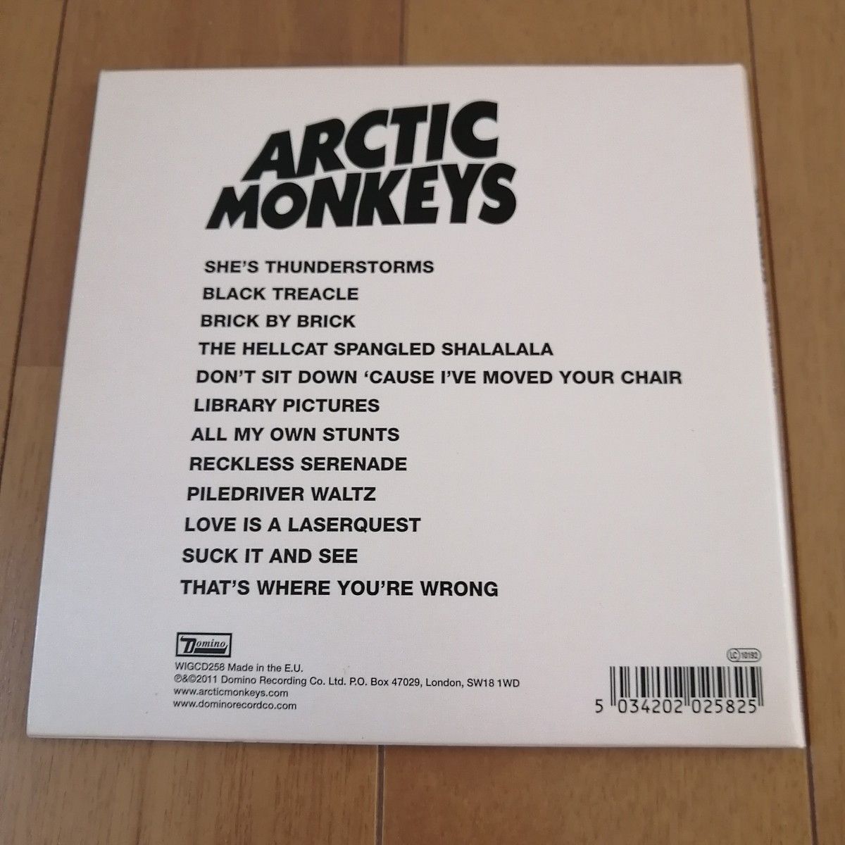 ARCTIC MONKEYS / SUCK IT AND SEE アークティック・モンキーズ