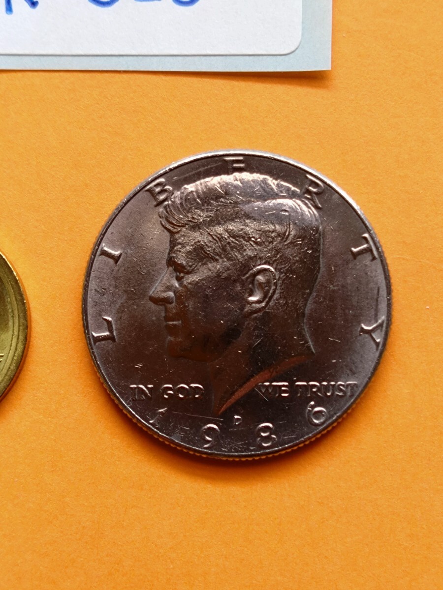 外国コイン アメリカ (Rー３２８) ５０セント硬貨 １９８６年 の画像3