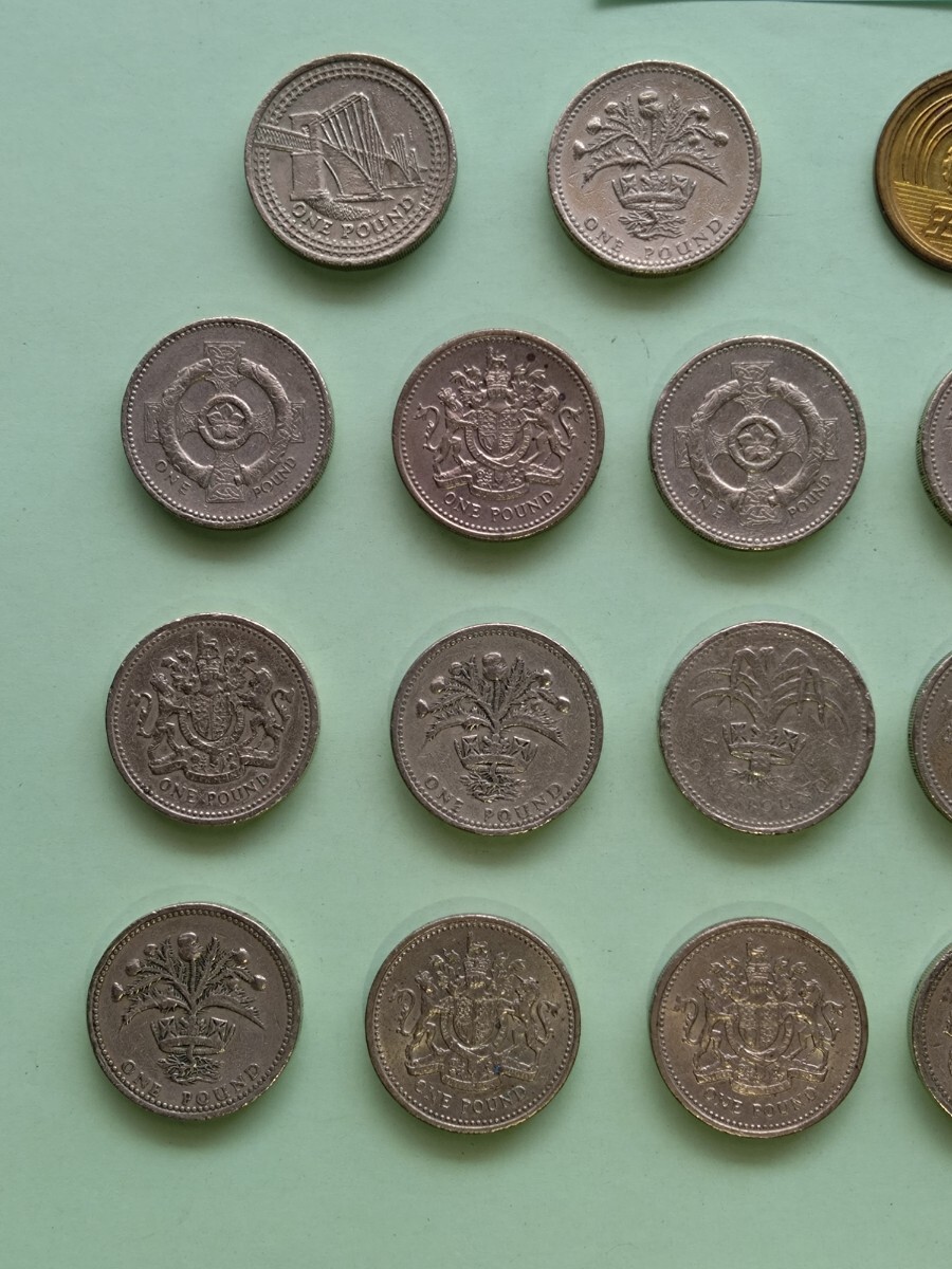 外国コイン イギリス（英国）(Rー５１３) １ポンド硬貨 おまとめ １８枚 の画像2