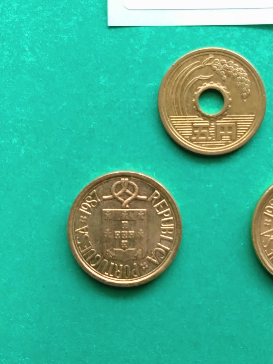 外国コイン　ポルトガル　(Rー６３０)　１０エスクード硬貨　２枚　おまとめ　記念硬貨と通常硬貨　１９８７年_画像7