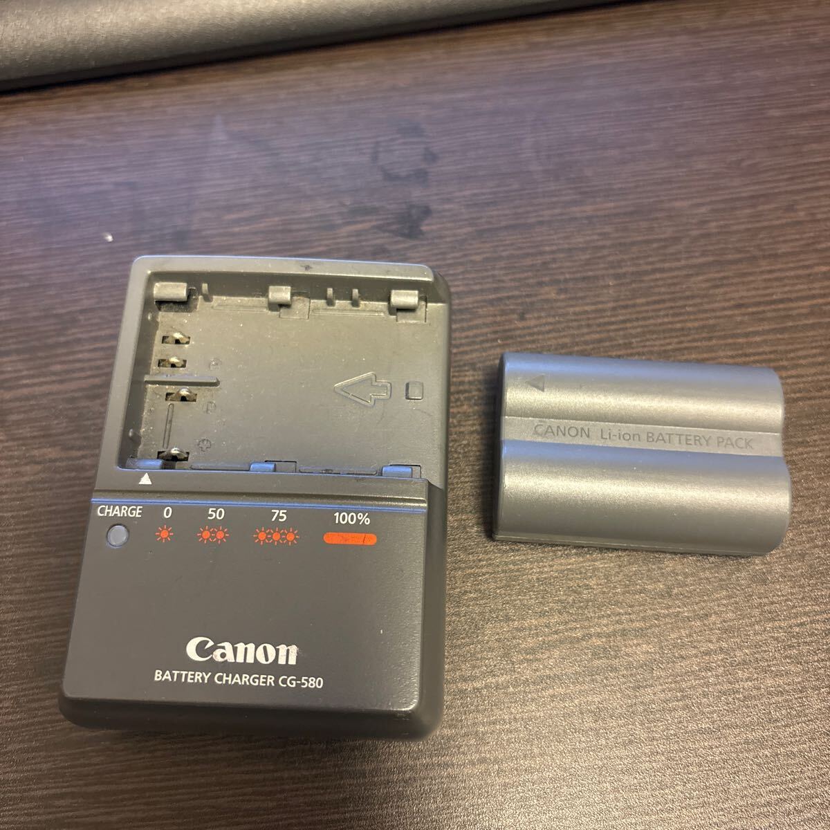 【セット売り・送料無料】Canon キャノン　バッテリーチャージャー　CG-580 BP-511A セット　2_画像1