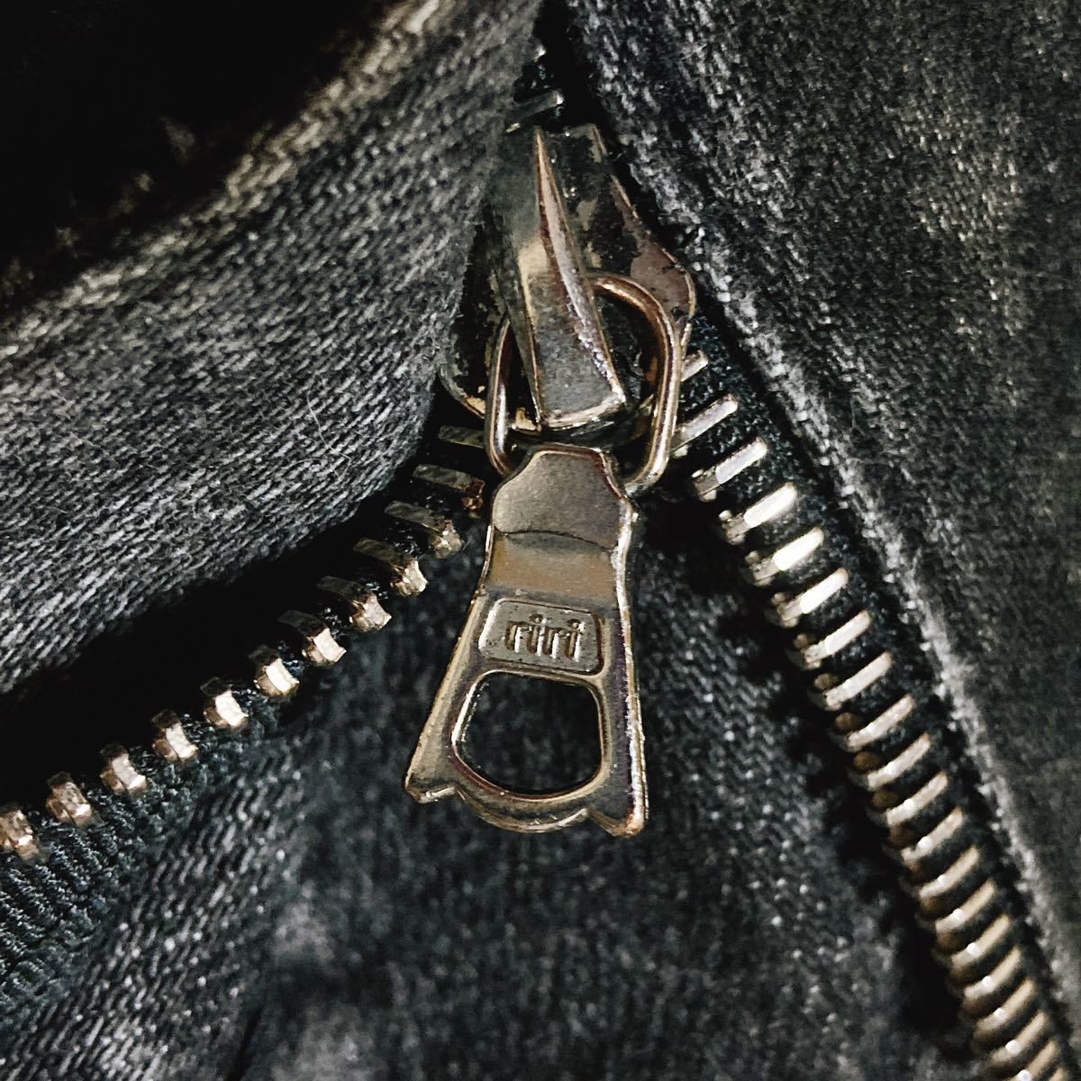 AMIRI 製品染め ダメージ加工 蛇柄 スキニーデニム 29 アミリ AMIRI 製品染め ダメージ加工 蛇柄 スキニーデニム 29 アミリ
