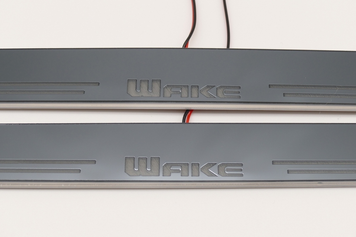 LEDスカッフプレート　WAKE　青　流れる　ウェイク 前　ブルー　ダイハツ　メッキ_画像3