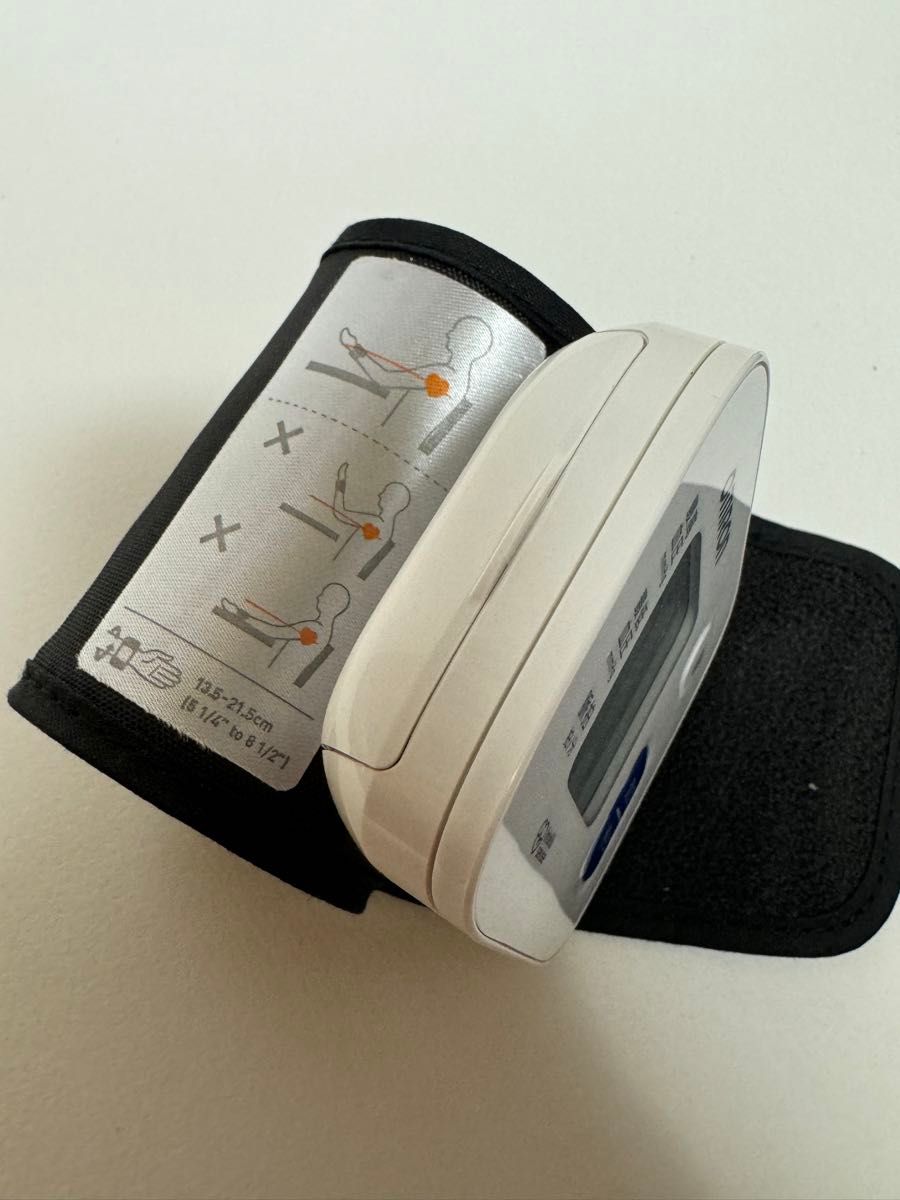 オムロン OMRON 手首式血圧計 血圧計 健康管理 自動電子血圧計 手首血圧計