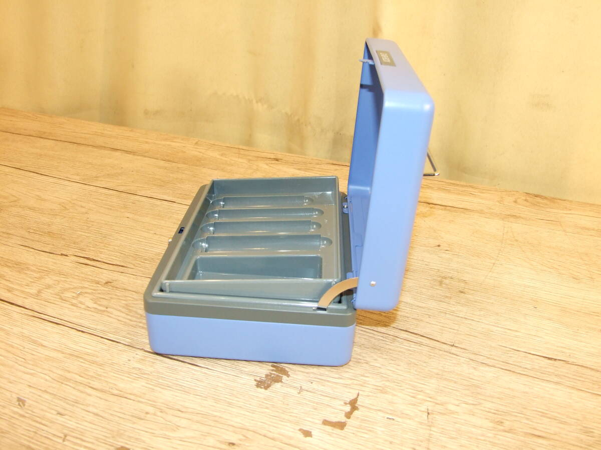  Karl office work vessel cashbox ( compact size ) blue CB-8200 valuable goods . cash . control small size safe handbag safe postage 710 jpy 